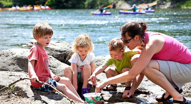 Berges de l'Ard&egrave;che, accessible depuis le camping L'Ard&eacute;chois - Vallon-Pont-d'Arc