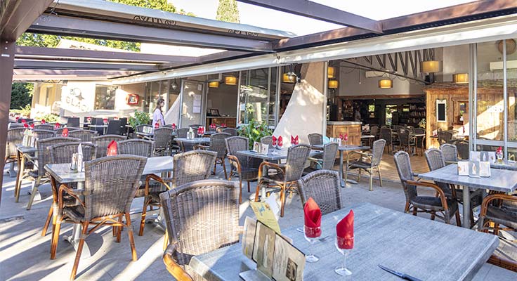 Terrasse du restaurant du camping